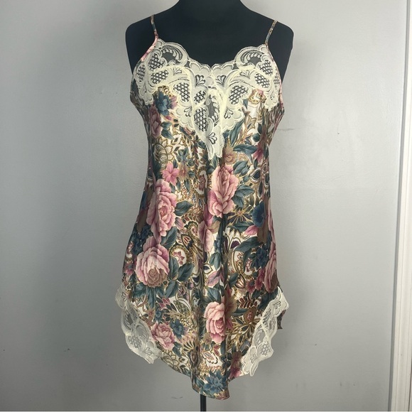 Victoria's Secret Other - Vtg. Victoria’s Secret Nightie Womens Size large Gold Label Floral Lace Trim